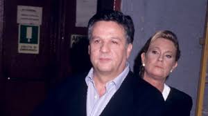 È stata per otto anni la compagna dell'attore francesco nuti, dal quale ha avuto nel 1999 una figlia, ginevra; Renato Pozzetto Chi Era La Moglie Brunella Gubler Di Che Cosa E Morta
