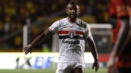 Fora dos planos, S&atilde;o Paulo rescinde contrato com o volante Luan | CNN Brasil