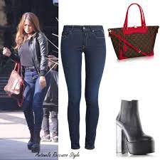 Messi and roccuzzo have three sons: Antonela Roccuzzo Style Antonela Wore Replay Luz Skinny Jeans 159 95