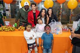 We did not find results for: Kardashians Kris Jenner And Jermaine Dupri Serve Up Thanksgiving To Families In Need Across The Us Look To The Stars
