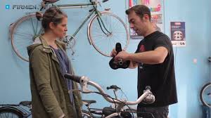 Fahrradladen Koln Ehrenreich Fahrradgeschaft Bike Depot Toller Bike Shop Mit Fahrradwerkstatt Youtube