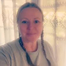 Who can do my maternity photos?