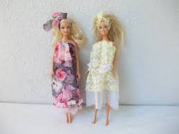 Das schnittmuster 8576 von burda style präsentiert trägerkleid, tops, röcke, shirts, jacken und hosen. Nahanleitung Puppenkleider 2 Varianten Auch Ohne Nahmaschine