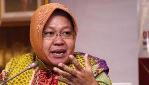 Ini mobil mantan menteri yang nyerempet. Kritik Roy Suryo Untuk Bu Risma Bu Cyantik Tidak Sepantasnya Dibuat Candaan Fajar