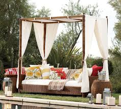 Romantic Outdoor Canopy Beds Outdoor Canopy Bed Outdoor Daybed Beautiful Outdoor Spaces