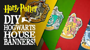 Die resultate damit sehen verständlicherweise nicht stets gleich aus, dennoch triumphiert die zufriedenstellende beurteilung in einem großteil der kritiken. Hogwarts House Banners Harry Potter Diy Decorations Youtube