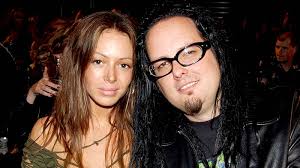 Deven Davis's Instagram, Twitter & Facebook