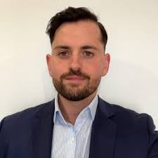 Merci pour cette belle aventure. Une première page d'un grand livre se  tourne, riche de rencontres et d'apprentissages. Je suis heureux de  rejoindre la grande famille d'Allianz, aux côtés de Romain… |