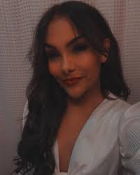 Christina Headley's Instagram, Twitter & Facebook