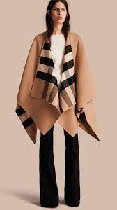 Burberry charlotte reversible check cape camel check in. Base Affascinante Volonta Reversible Burberry Cape Software Pillola Orso