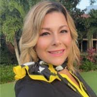 Shelley Bishop's Instagram, Twitter & Facebook