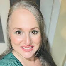 Kristen Daugherty's Instagram, Twitter & Facebook