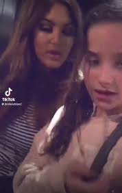 Indiana Massara and Annie Leblanc