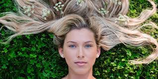 Christine Kenyon's Instagram, Twitter & Facebook