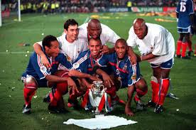 Après la victoire au mondial 1998, la france remporte l'euro en 2000. Uefa Euro 2020 On Twitter France At Euro 2000 Otd Equipedefrance