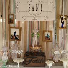 Once they've settled into some senior picture ideas, have them consult with their photographer who will also have great ideas that can complement the student's thoughts. 25 Cool Graduation Party Ideas Hative