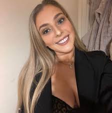 Caoimhe Ní Mháirtín added a new photo.