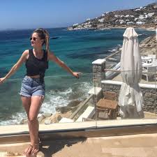 Estuvo interesado en sherlyn y altair jarabo, quien según el futbolista lo bateó y todo quedó en. Who S Carlos Vela S Ex Girlfriend Actress Altair Jarabo From Por Amar Sin Ley Wiki