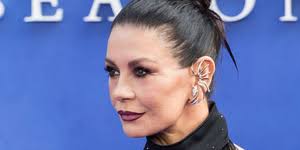 Pregnant Katherine Ryan is joined by teenage daughter Violet for  mother-daughter movie premiere