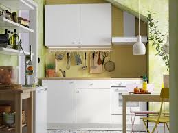 Ottimizzare gli spazi e sfruttare ogni angolo possibile, è questa la strategia vincente per arredare una cucina piccola, garantendone praticità e senza mai rinunciare allo stile. Arredare Casa Piccola Ecco Come Fare Vitale Ristrutturare