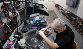 55 almas diamond stock video clips in 4k and hd for creative projects. Uae Israel Accord Could Bring New Sparkle To Dubai Diamond Trade Region World Ahram Online