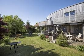 Lichtdurchflutetes Haus Mit Sauna Hot Tub In Grossem Garten Ferienhaus Ferien Ferienwohnung
