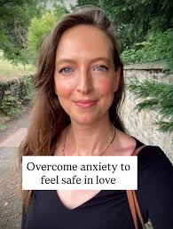 Hey, I'm Rosie 👋 a certified hypnotherapist helping people overcome  anxiety and finally feel secure in love by healing where it actually  starts: The subconscious. If you've ever smiled when they say “