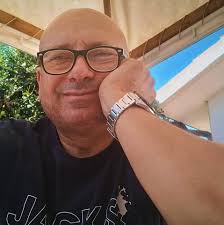 Un felice anno nuovo a tutti i nostri affettuosi clienti! 🎉 Da parte della  famiglia Rossi, auguriamo un 2024 ricco di momenti speciali. Grazie per  essere parte della nostra storia culinaria! 🍽️❤️