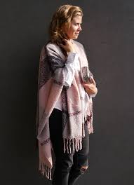 Wenn du weißt, wie man rechte. Poncho Richtig Tragen Drei Tragevarianten