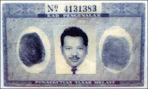 Kesahihan tentang hak memiliki kad pengenalan malaysia seolah boleh dipertikaikan sekarang sehingga warganegara bumiputra malaysia dan rakyat malaysia sendiri boleh ditanya <betul ke ic tu?> yang memberi makna identiti negara iaitu kad pengenalan diri sudah menjadi persoalan. Evolusi Kad Pengenalan Malaysia