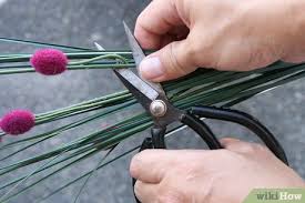 How to make silk flowers float in water. How To Make Elegant Centerpieces Using Distilled Water And Silk Flowers