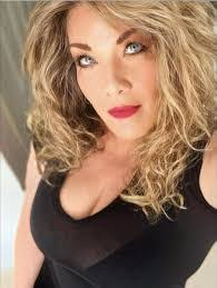 Laura Rinehart's Instagram, Twitter & Facebook