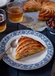 Galette Des Rois A La Frangipane De Noisette Les Gourmandises De Lou Galette Des Rois Frangipane Galette Des Rois Noisette Amande Galette Des Rois