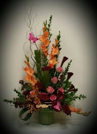 Classic floral delivers the freshest roses, green plants, blooming plants and exotic flowers. Country Greenery Fargo Nd Fresh Flowers Arrangements Funeral Flower Arrangements Flower Arrangements