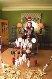 Cat In The Hat Movie Photo Cat In The Hat Fun Thanksgiving Games Thanksgiving Games For Kids Thanksgiving Family Games