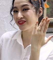Check spelling or type a new query. Nhan Sáº¯c Thay Ä'á»•i Báº¥t ThÆ°á»ng Cá»§a Ba Máº¹ Nhi Angela PhÆ°Æ¡ng Trinh
