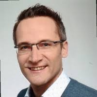 200+ ملفًا شخصيًا يحتوي على “Lintner”