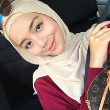 Baju kurung memiliki ciri khas yaitu potongan yang longgar pada lubang lengan, bagian perut. 77 Mira Filzah Ideas Mira Beautiful Hijab Hijab Fashion