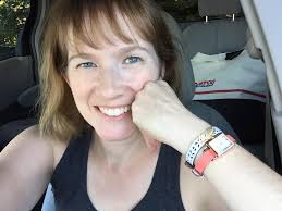 Julie Wintrebert 📷 Waiting ...