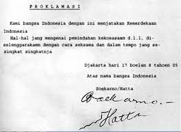 Naskah baru setelah mengalami perubahan. 7 Perbedaan Naskah Proklamasi Asli Dan Autentik