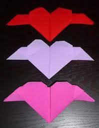 Pliage De Serviette En Papier Plier Une Serviette En Coeur Volant En Papier Pliage De Coeur Avec Des Pliage Serviette Pliage Serviette Papier Serviette Papier