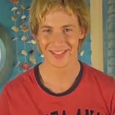 Halle Cameron's Instagram, Twitter & Facebook