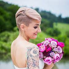 Gefallt 502 Mal 4 Kommentare Boblovers Auf Instagram Eva Noire Bobhaircut Undercut Sidecut Side Frisur Undercut Hochzeit Frisuren Kurz Haar Styling
