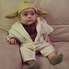 19 Creative Costumes For Babies Who Are Too Young To Walk Disfraces De Halloween Infantiles Disfraces Caseros Disfraces Para Ninos