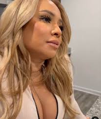 Glo asked about the double she & Terry had with Libby & her man. Dom  confided it went ok in the beginning until Libby started shaking  uncontrollably. According to Terry Libby suffers