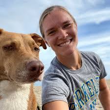 Mia Akers's Instagram, Twitter & Facebook