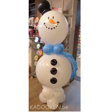 frosty sneeuwman uit ballonnen ballonfiguur ballonnenwinkel ballons heliumballonnen ballondecoratie www kadooken be ballonnen ballon ballonboog