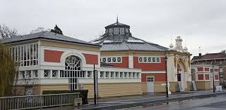 Cirque Sur La Commune De Chalons Sur Marne Departement De La Marne En 2020 Chalons En Champagne Maitre D Oeuvre Champagne Ardenne