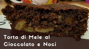 La mia torta alle noci e cioccolato è un dolce delizioso che si prepara in pochissimo tempo, infatti devo essere sincera la faccio molto spesso. Torta Di Mele Al Cioccolato E Noci Soffice Vegan Youtube