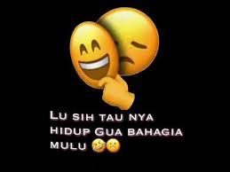 Kadang kita nggak mau bikin orang lain khawatir atau memandang diri kita lemah. 36 Emoji Emoticon Senyum Palsu